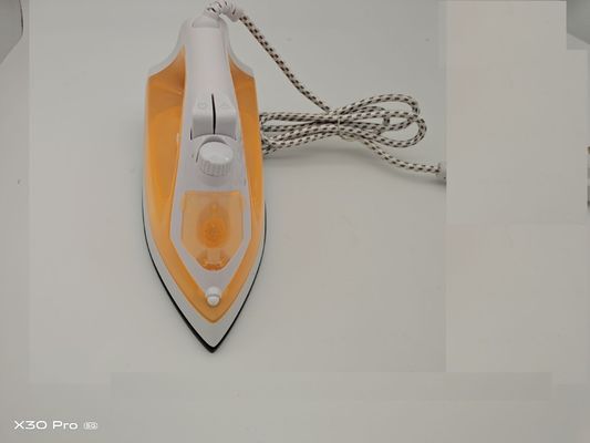 EMC Certified LM-1602 Steam Iron for Smooth and Wrinkle-Free Clothes (Сертификат EMC LM-1602 Паровое железо для гладкой и безморской одежды)
